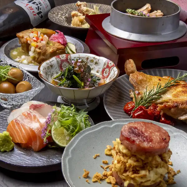 【ストロングチキン含む創作料理の数々】味も雰囲気も自信あり！