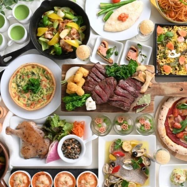 すべての料理やデザートをビュッフェスタイルで提供いたします。