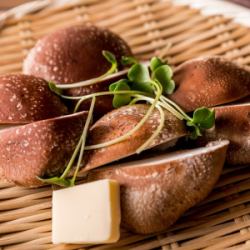 Large thick shiitake mushrooms from Tottori Prefecture