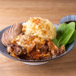 Homemade beef tendon fried noodles