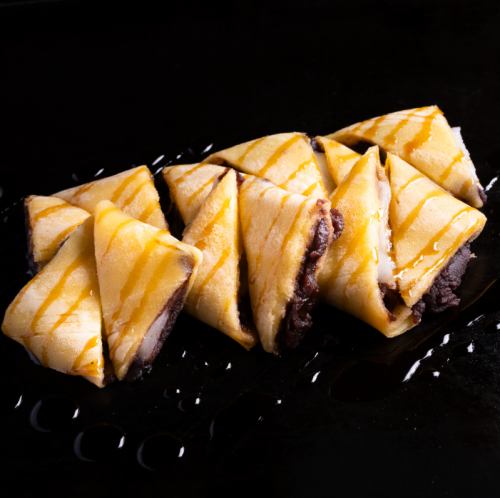 Downtown bean paste rice cake roll
