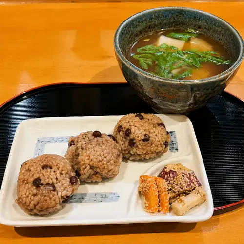 【C】酵素玄米おにぎりとお味噌汁定食