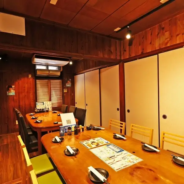 【ご宴会にも♪大人数OKの個室】最大24名のご宴会にもご利用いただける個室ご用意◎石山駅からも徒歩2分の好立地ですのでお集まりいただくにもぴったり♪お早めのご予約をおすすめいたします。各種ご宴会でのご利用もお待ちしております★【滋賀/石山駅/海鮮/居酒屋/鍋/肉/宴会/貸切/誕生日/食べ飲み放題】
