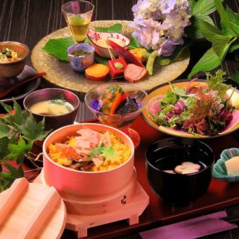 [午餐]花之蒜山 - 3种米饭可供选择 - 总共9道菜+含餐前饮料⇒2080日元（含税）