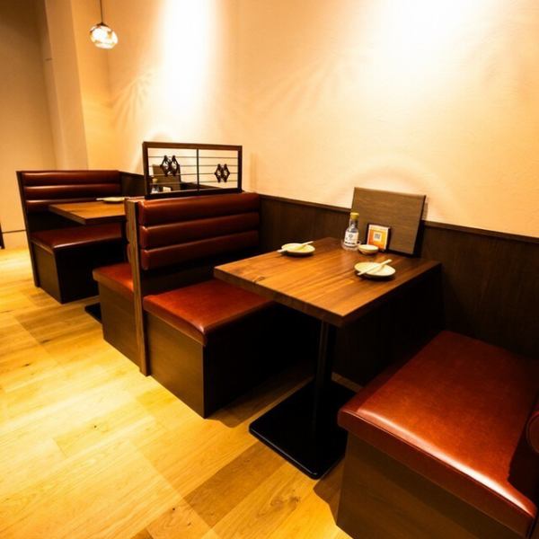 落ち着いた店内で厳選した日本酒を合わせて。音・香り・炎に包まれながら、特別な一皿とお酒はいかがでしょうか、心も身体も満たされる特別なお時間を是非、お楽しみください。