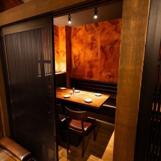 扉付きのお席のご用意もございます！周りを気にせずゆっくりとしたお時間をお過ごしください