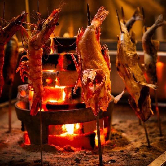 『炉ばた焼き』炭火の香ばしさと旨みを存分にお楽しみください