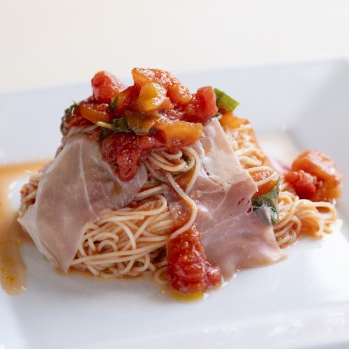 トマトと生ハムの冷製カッペリーニ