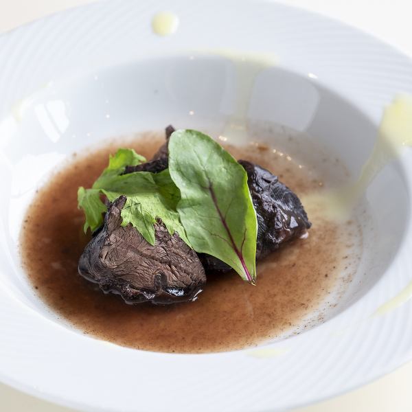 ◇◆ジューシーな煮込み加減は肉汁溢れる美味しさ◇エゾシカすね肉の赤ワイン煮込み