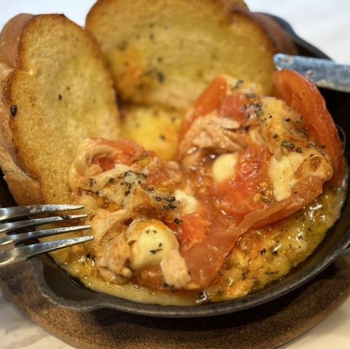 とろける丸ごとトマトの焼きチーズフォンデュ