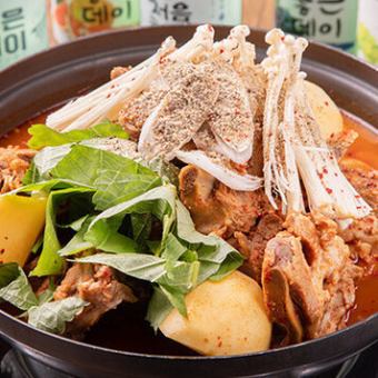 【Bコース】選べるお肉と選べるチゲ付き！チーズトッポキ、海鮮チヂミなど全9品⇒4400円(税込)