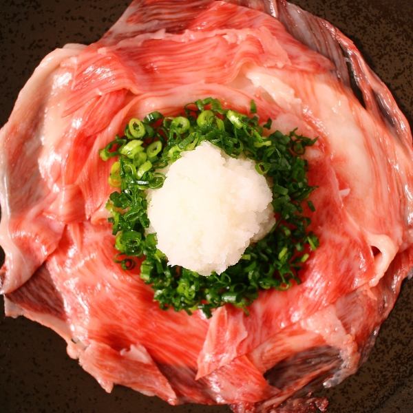 創作料理と種類の豊富なドリンクをお楽しみください。