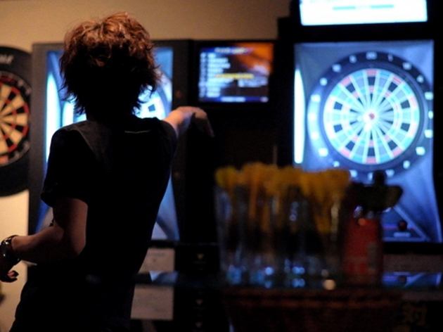 90 minutes all-you-can-throw darts x all-you-can-sing karaoke x all-you-can-drink course 2500 yen♪