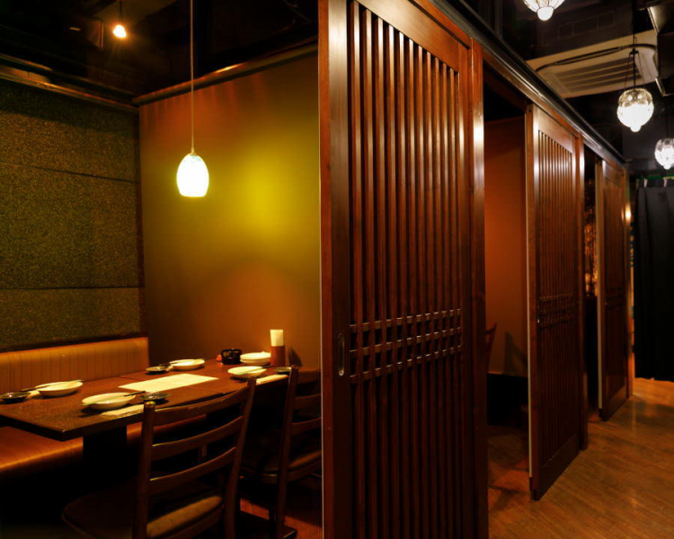 All seats in the store are private rooms, and there is little contact with other customers.When changing seats, all equipment such as seats, tables, and menus are sterilized with alcohol, and each seat is also sterilized with alcohol.