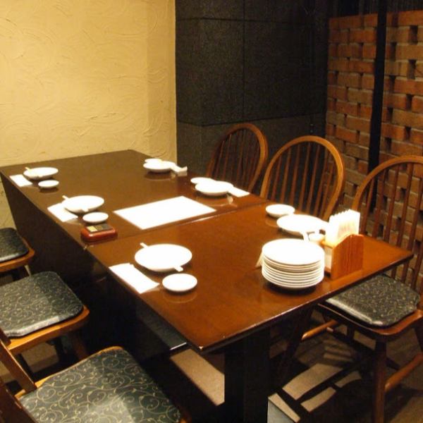 We have private rooms for 2 to 30 people! Perfect for banquets and meals with company friends!