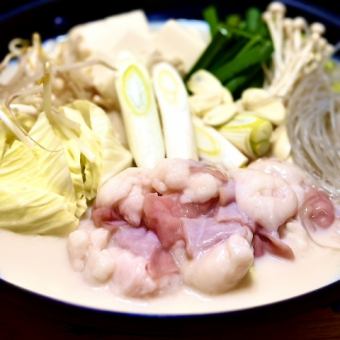 【忘年会早期予約特典付】≪全7品≫牛ホルモン鍋コース（赤・白）6000円(税込)3ｈ飲み放題付き♪