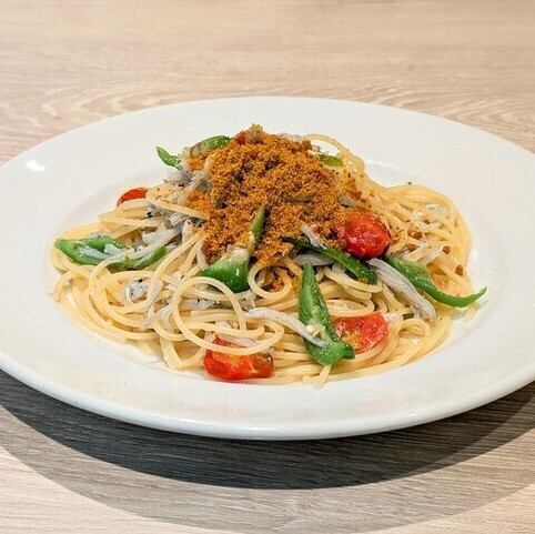 大洗しらすと種付ピーマンのアーリオオーリオ(Special カラスミかけ）