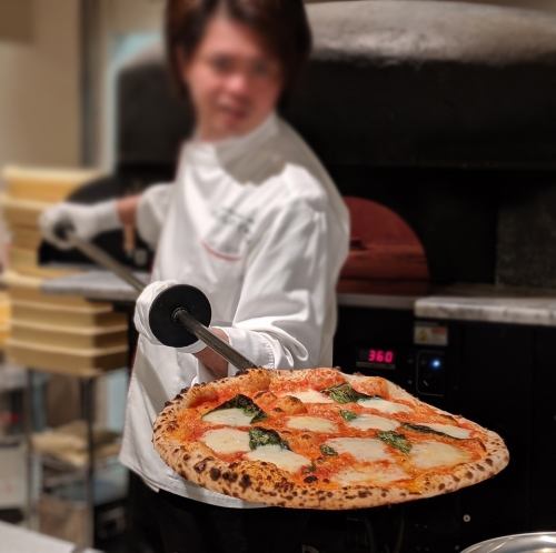 ピザ窯から作るこだわりの料理