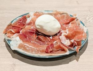 白糠モッツァレラ＆生ハム