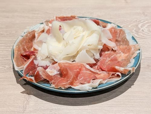 ロディジャーノチーズ&生ハム