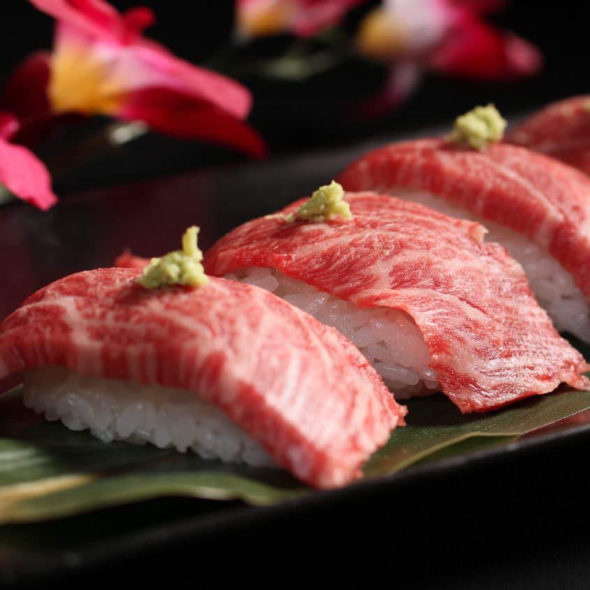 Value for money: Popular all-you-can-eat meat sushi course for 2,700 yen!