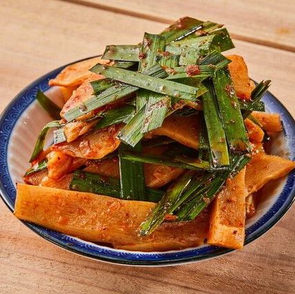 Spicy Chinese chives and bamboo shoots