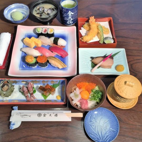 Satisfied!Kintaro Sushi “Luxury Sushi Course” 5,500 yen (excluding tax)
