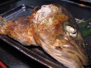 Grilled amberjack with salt