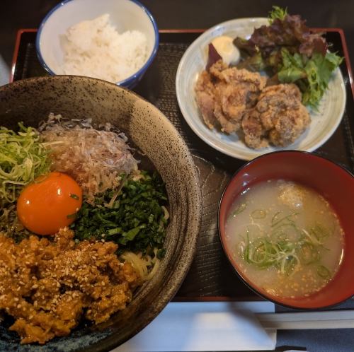 鸡肉碎荞麦面套餐