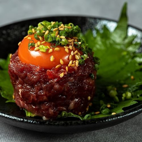 馬肉ユッケ