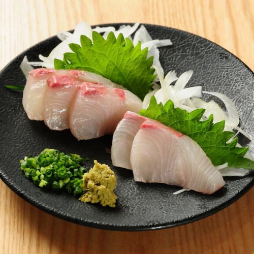 厚切りカンパチの刺身