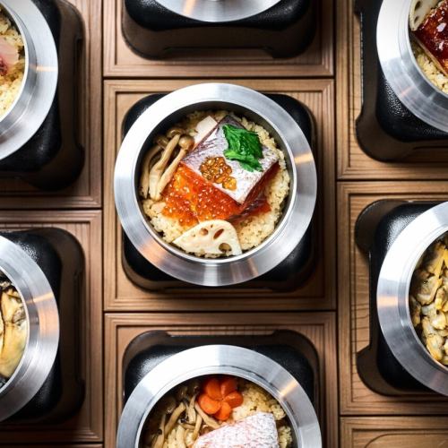 ◇当店自慢の土鍋ごはん・炉端焼き◇常時5種類の土鍋ごはんをご用意◎落ち着いた個室空間も完備!!