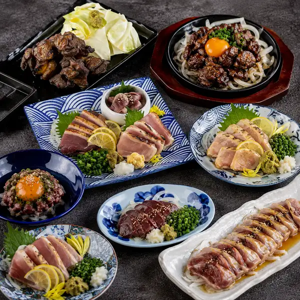 厳選地鶏を贅沢に味わう。地鶏の旨みを活かした多彩な料理をお楽しみいただけます。