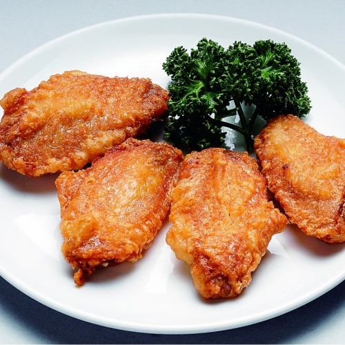 Fried garlic flavored chicken wings
