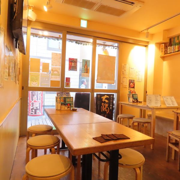 【パパママにも嬉しい♪】当店はご家族でのお食事やお子様連れでのご来店も大歓迎!ゆったり空間のテーブル席のご用意がありますので、お子様連れのお客様も安心してお食事をお楽しみいただけます◎是非ご家族皆様でご来店ください★