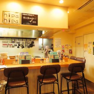 【お1人様にも嬉しい★】カウンターのお席は「ちょっと飲みたい！」と思った時のサク飲みにもおススメです♪