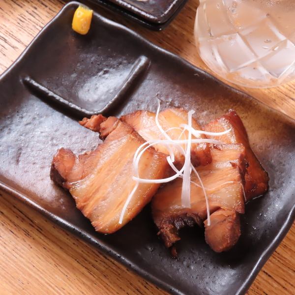 【"秘伝のタレ"使ってます♪】《やみつき炙りチャーシュー》~お酒のアテにもご飯のお供にも~660円(税込)