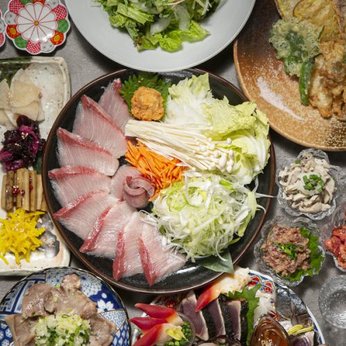 カンパチのしゃぶしゃぶと鮮魚5種を堪能。生ビール等3H飲放付の全8品4800円。ご予約はお早めに◎