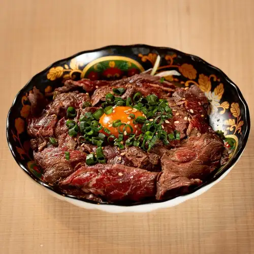 熟成牛ハラミの炙りユッケ