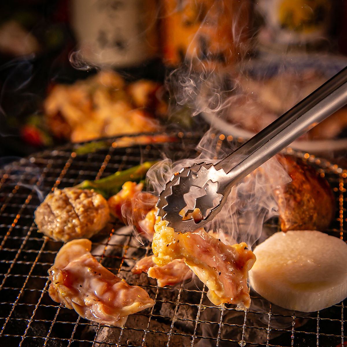 You can bake yakitori on your own ◎ The all-you-can-drink course is 3800 yen! Semi-private rooms are also available ♪