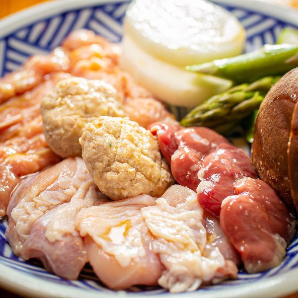 【如果你不知道该做什么，就是这个！鸡肉和蔬菜很饱！】烤锤子拼盘 1,500日元（不含税）