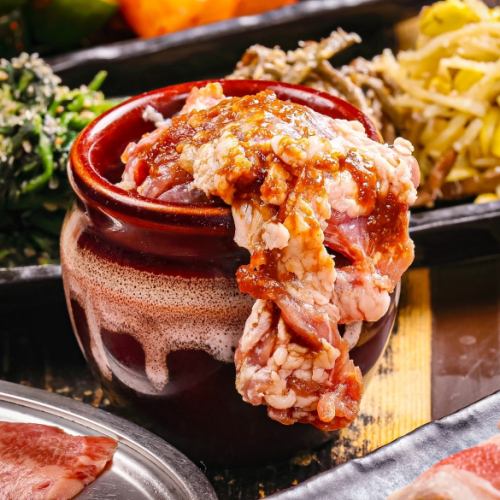 ホルモンだけじゃない♪精肉店直営だからこそできる技術で最高のお肉をご提供させていただきます。