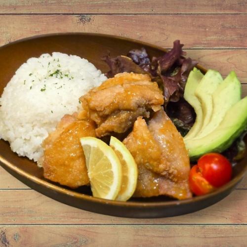 たまねぎソースのモチコチキンボウル