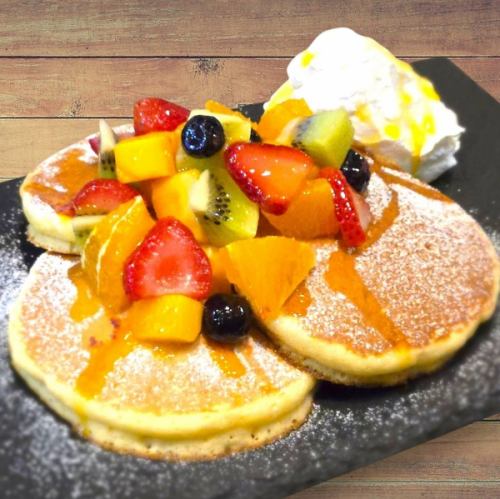 3種のフルーツパンケーキ