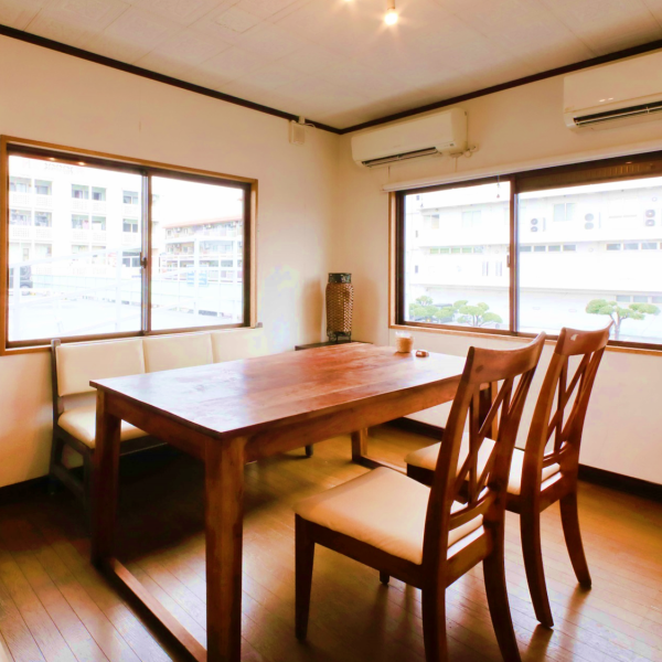 A private room that can accommodate 4 to 6 people♪ Suitable for small groups such as lunch meetings, mothers' gatherings, family gatherings, small dinners, and celebrations.Recommended for those who want to enjoy their meal in a calm atmosphere! Book early!