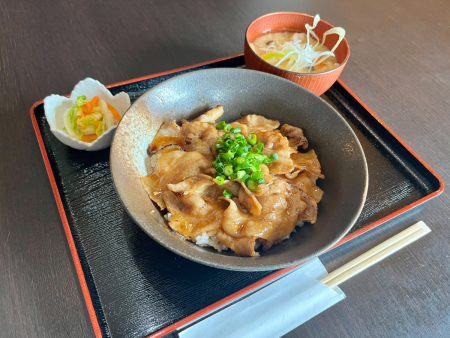 【名物！】島豚バラ炙り丼