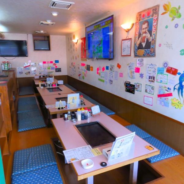 65インチの大型テレビは幅140センチで迫力満点の映像！スポーツ観戦時などには大迫力の画面で、みんなで盛り上がって頂けます。掘りごたつは最大30名様までご利用可能で、地域のママ友会にも最適です。