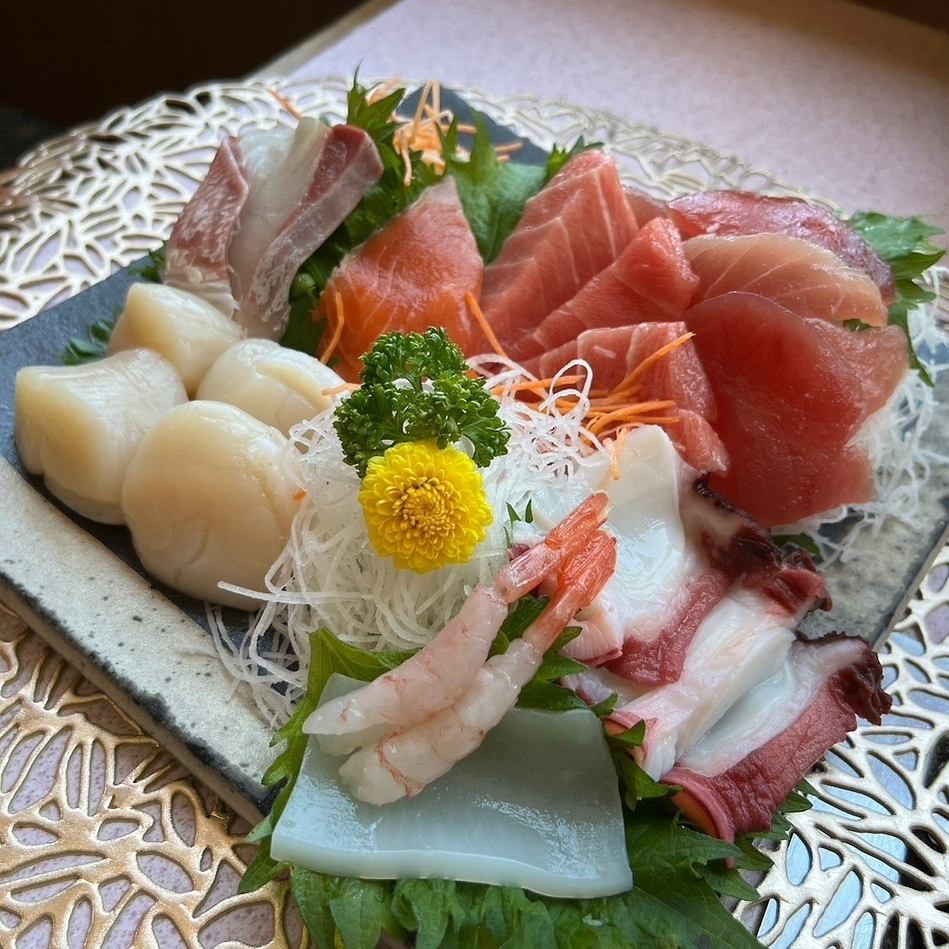 北海道枝幸郡から直送される新鮮な海鮮を味わう