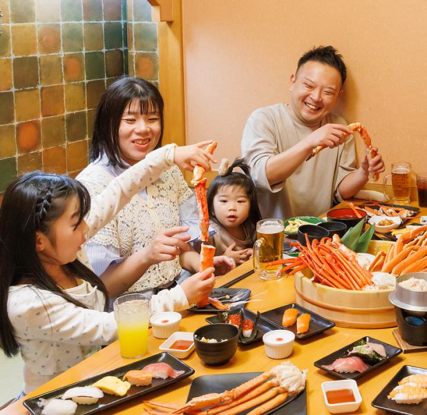 ズワイ蟹・寿司・海鮮丼などが食べ放題で5,478円～！（税込）ご友人と、職場の人と、ご家族と・・・幅広いシーンでご利用頂けます◎