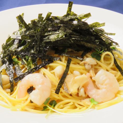 海老、イカ、ムキアサリの濃厚ヴィアンコパスタ～海苔をのせて～